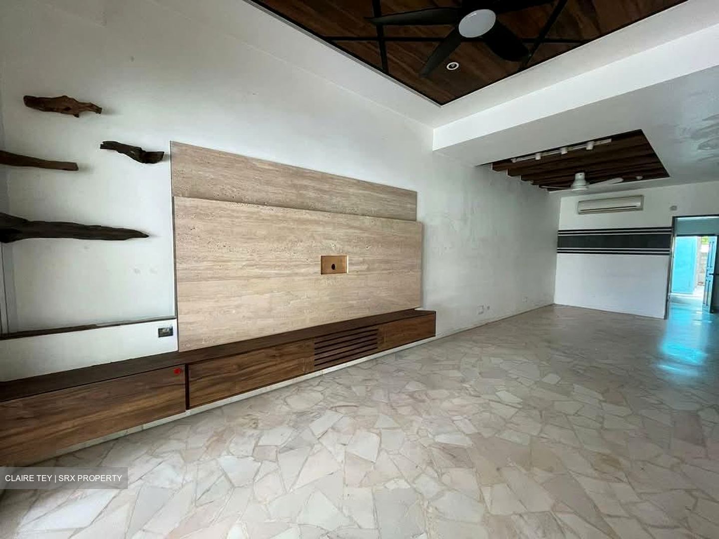 Hougang Avenue 1 (D19), Terrace #604815371